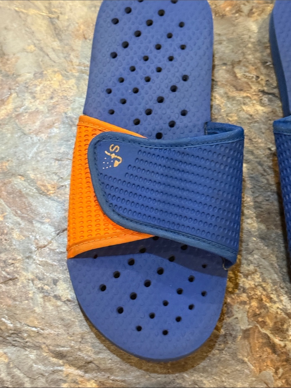 Boys ShowaFlops shower shoes - Picture 3 of 12